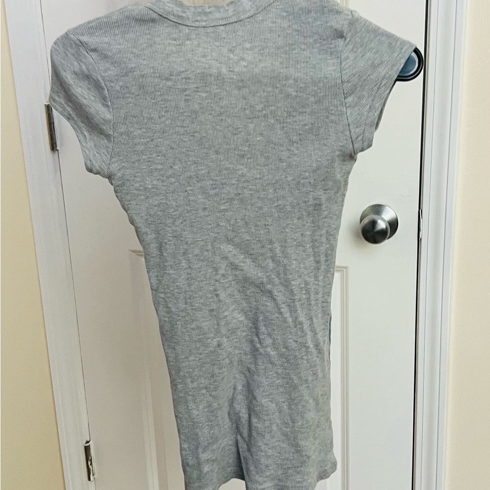 Arizona Jean Company Gray V-Neck Tee with Colorful Graphic Y2K - Picture 4 of 4
